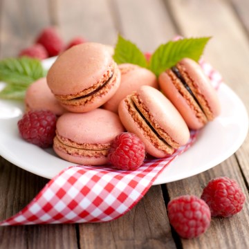  Macaroons Raspberry