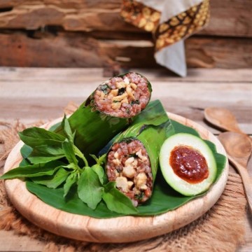 Nasi Merah Bakar Isi Ayam Cincang