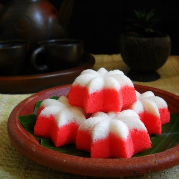 Putu Ayu Merah Putih