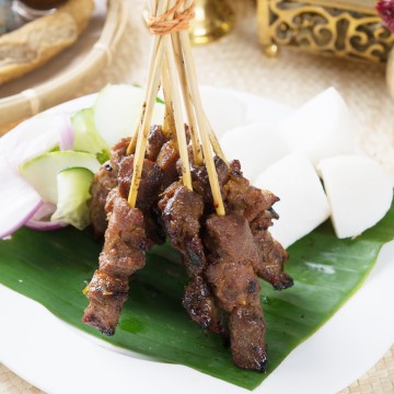  Sate Daging Manis Bumbu Kacang